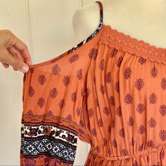 Open Shoulder Boho Romper - Picture 3 of 4